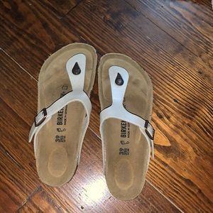 NWOT Pearl white Birkenstock’s size 39